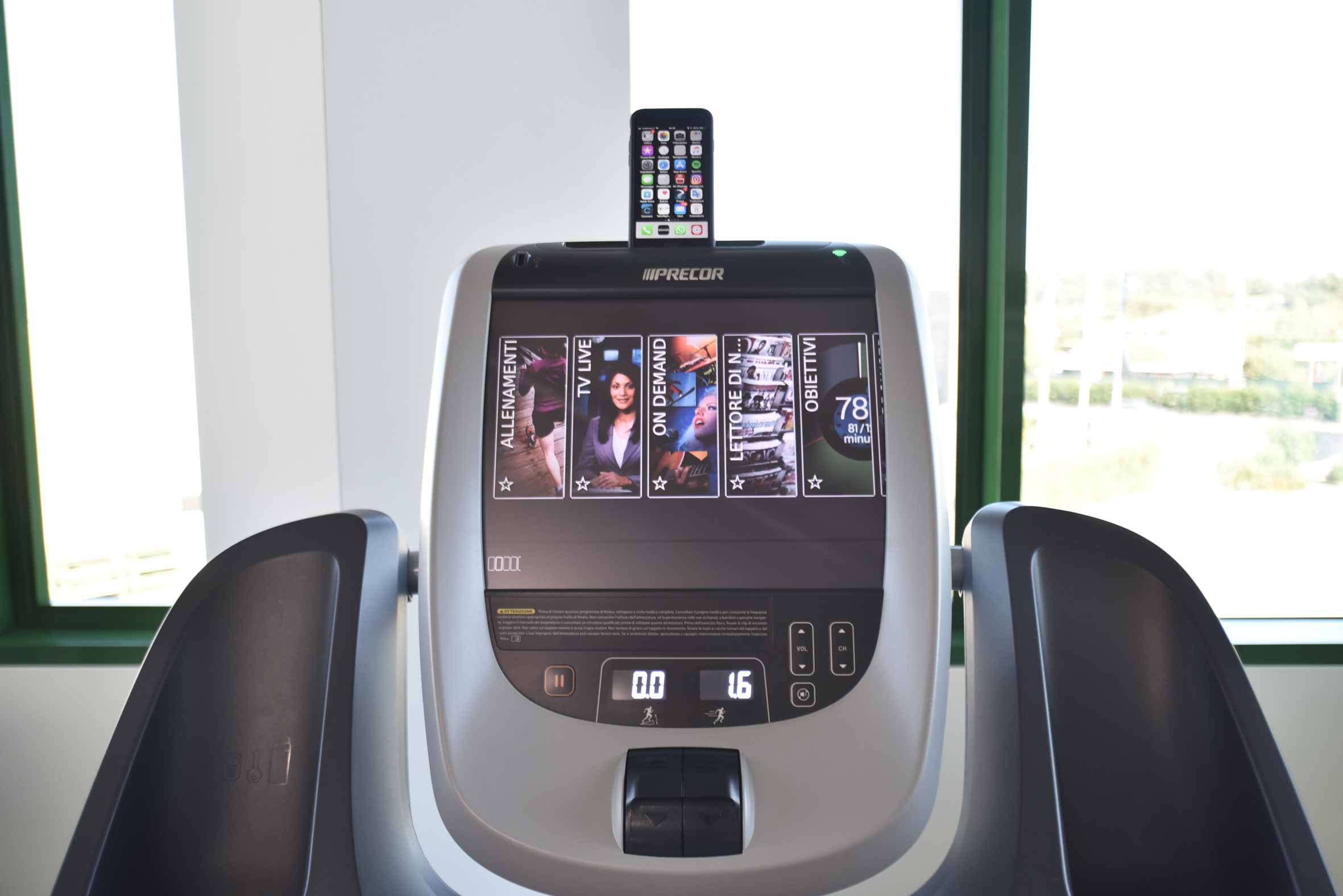 Tapis-roulant-Precor-connessione-Internet-Palestra-Todo-Playfitness.jpg